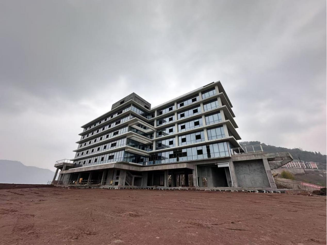 綏江縣職業教育實訓基地建設項目隔震墊更換項目